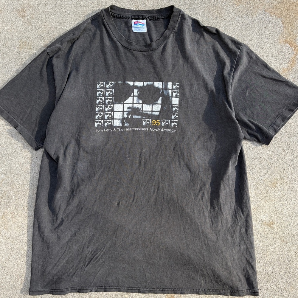 Vintage Rare 1995 Tom Petty & The Heartbreakers Band Tee Black Faded Made in USA